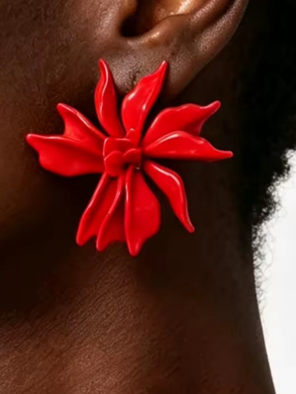New! Zara Red Maxi Embossed Flower Earrings • #1004 NWOT